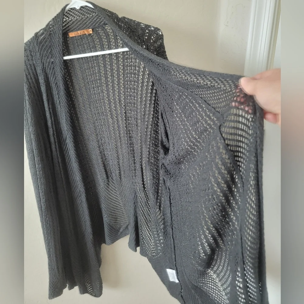 Belldini 2X crochet-knit lightweight cardigan - Picture 2 of 7